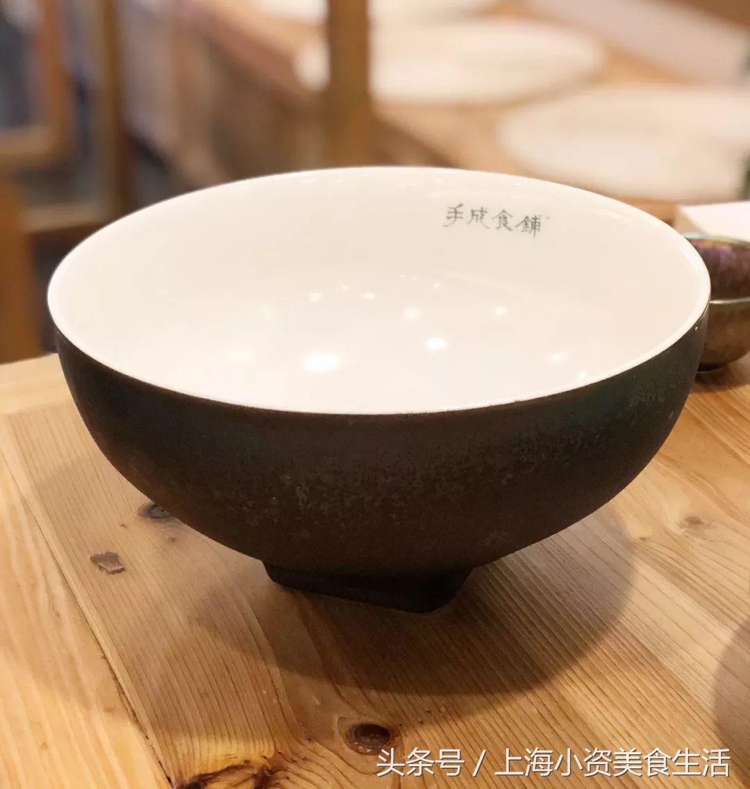 这家藏在南京路步行街背后的西北小馆，竟能把面做得天圆地方！