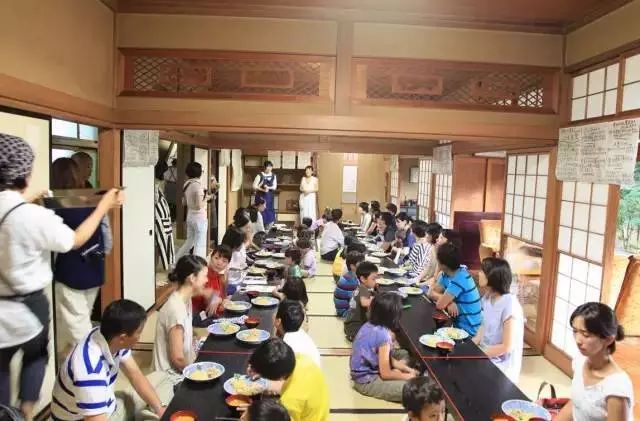 治愈10000个孤独的孩子，这家最便宜的日本餐厅，每月只开2天，却温暖了全世界