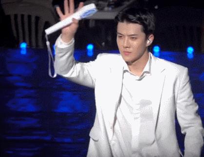 吴世勋鼓励爱丽学习,吴世勋爱丽最新视频