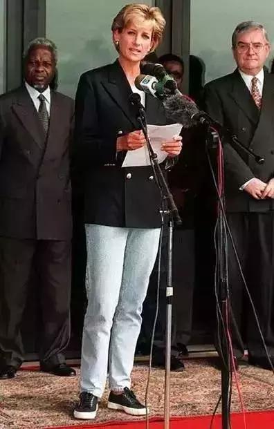 春夏复古男士小白鞋,2021秋季流行小白鞋品牌