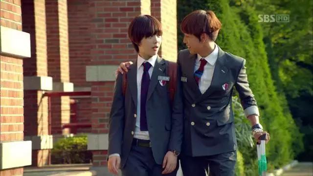 韩国男明星李玹雨,金秀贤李玹雨runningman