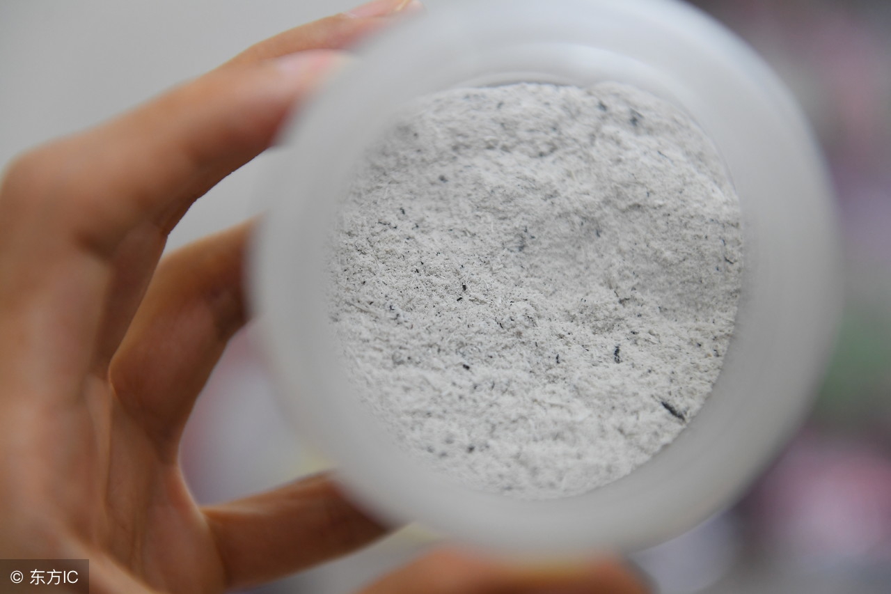 满脸痘痘和痘印不去医院怎么去除,满脸痘印怎么治学生