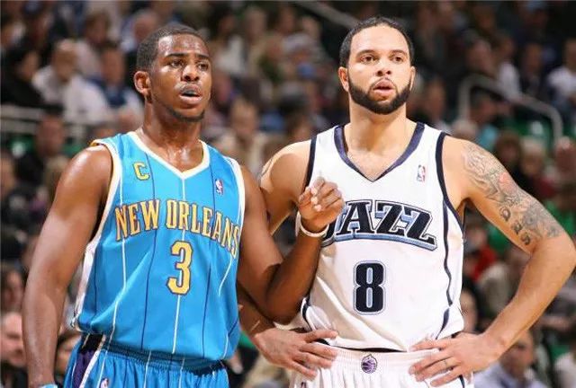 想成为足球高手怎么练球,足球边线快速带球有人紧逼