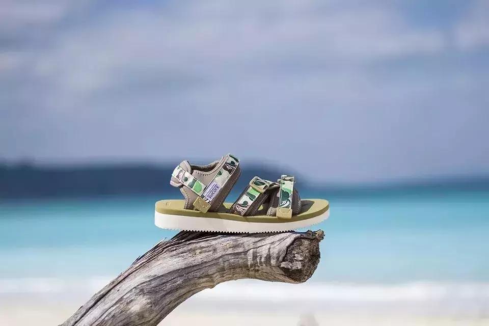 夏天鞋子可以当拖鞋穿的,可以当拖鞋也可以当板鞋穿