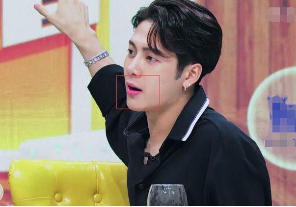 偶像练习生张艺兴王嘉尔看蔡徐坤,王嘉尔口红