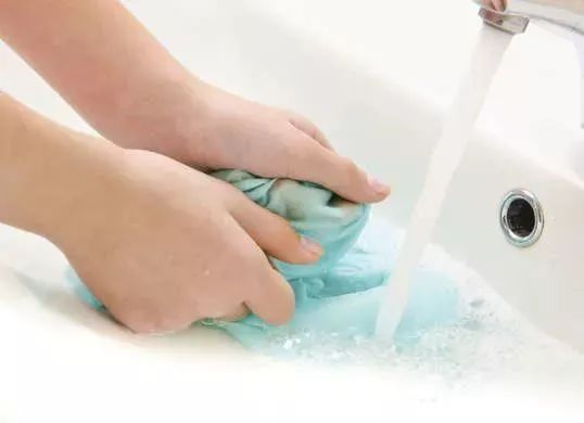 polo衣服缩水怎么恢复妙招,衣服起皱缩水教你一招快速解决