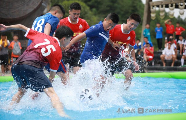 炎炎夏日户外游泳清凉一下,炎炎夏日水上冲浪带给你酷爽体验