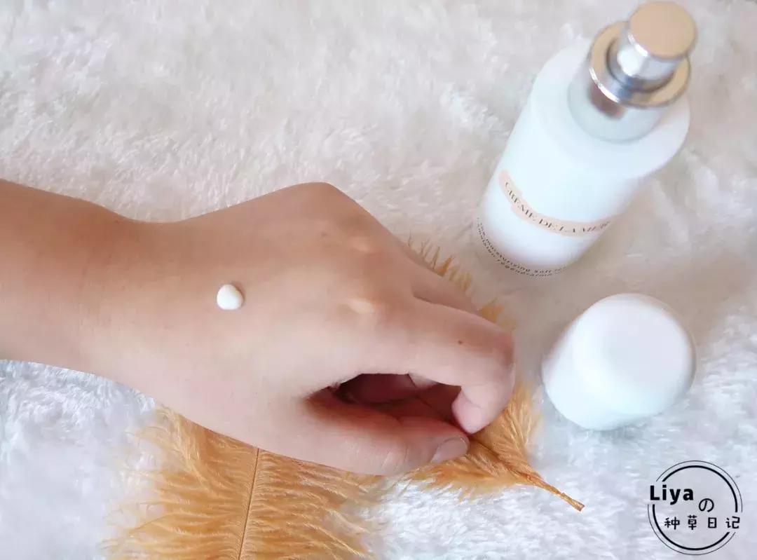 用着两三千一套的护肤品,用着8000一套的护肤品