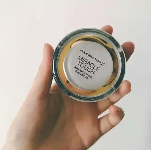 如何选择适合皮肤的粉底液,什么粉底适合中性肤质