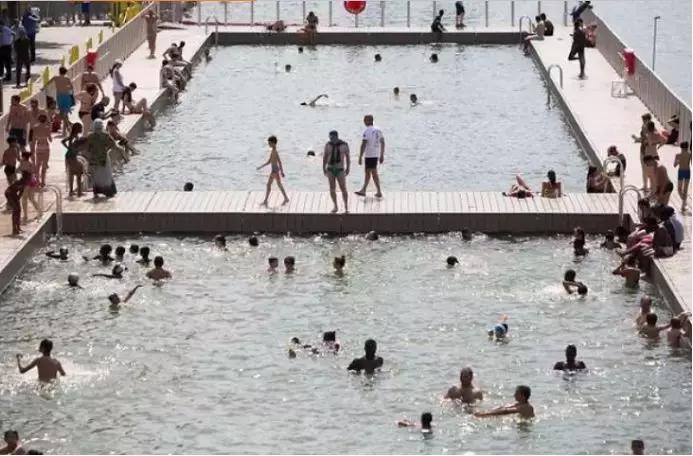 比基尼欧美风夏日沙滩,法国2019夏日沙滩比基尼泳装