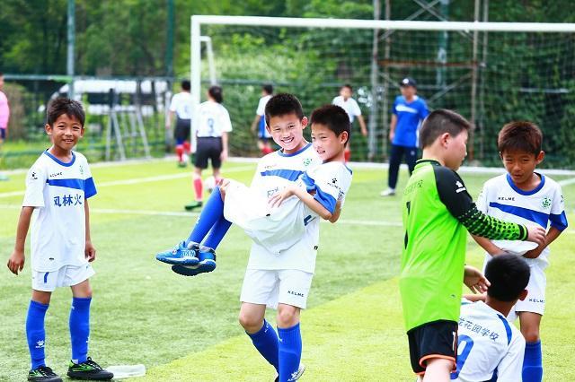 这才是真正的快乐足球,踏踏实实干足球