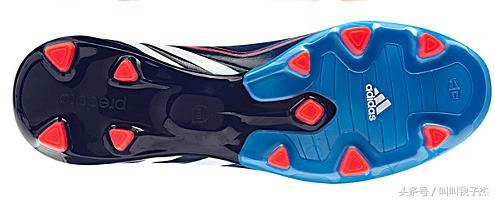 如何根据场地选择足球鞋,各种足球鞋适合什么场地