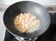 清炒虾仁的做法清淡可口,清炒虾仁这样做滑嫩鲜香掌握技巧