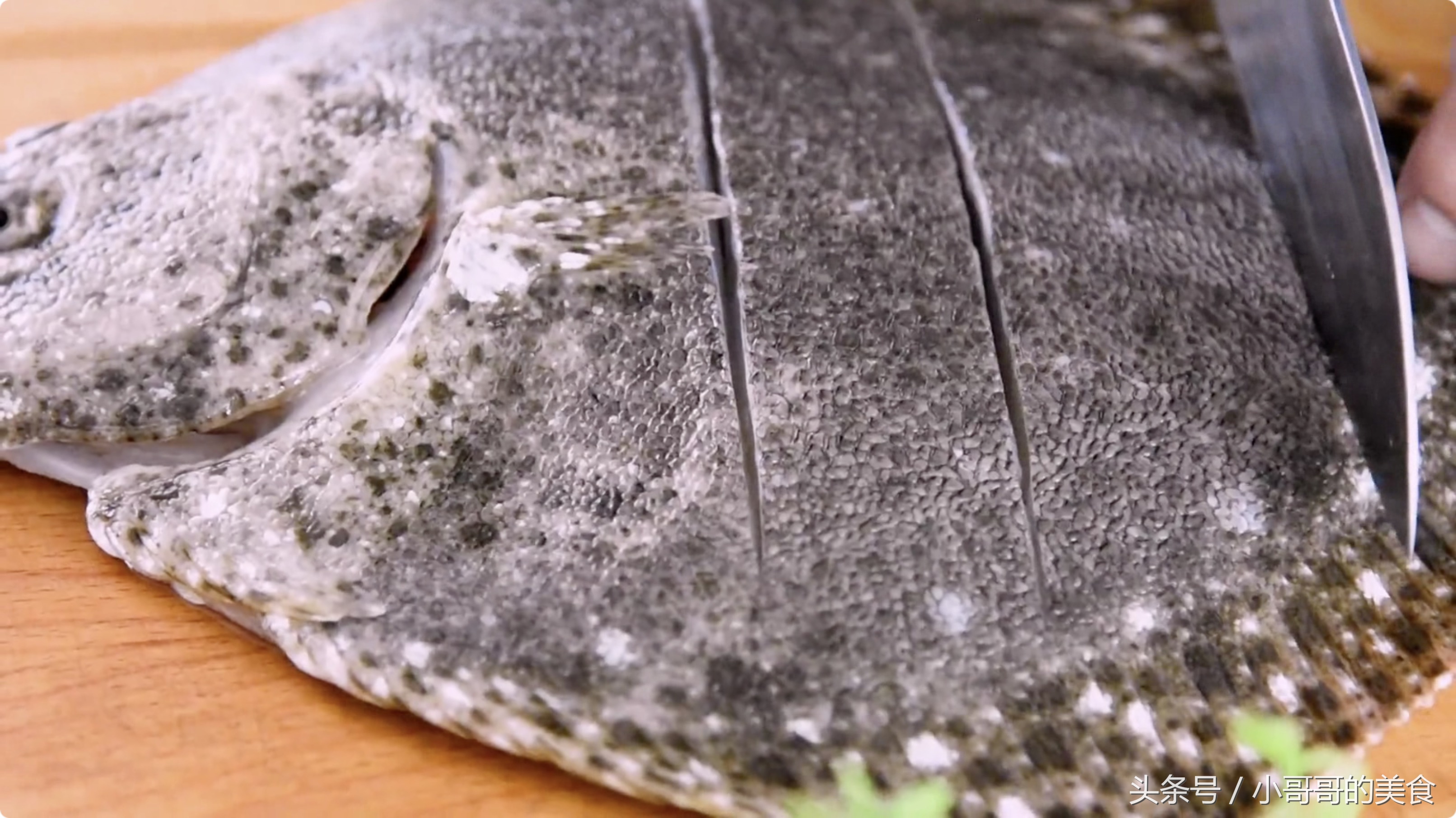 清蒸多宝鱼好还是清蒸桂鱼好吃,清蒸多宝鱼简单易学鲜美软嫩