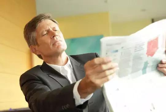 甩掉老花眼,甩掉老花眼捏三个穴位