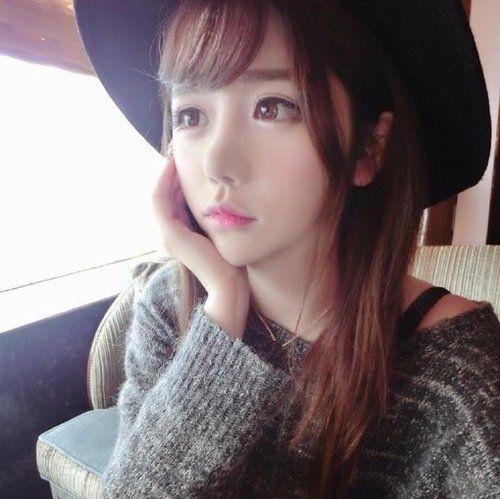 前男友纠缠不休她正尴尬,男神挺身将她拥入怀:对我妻子客气点