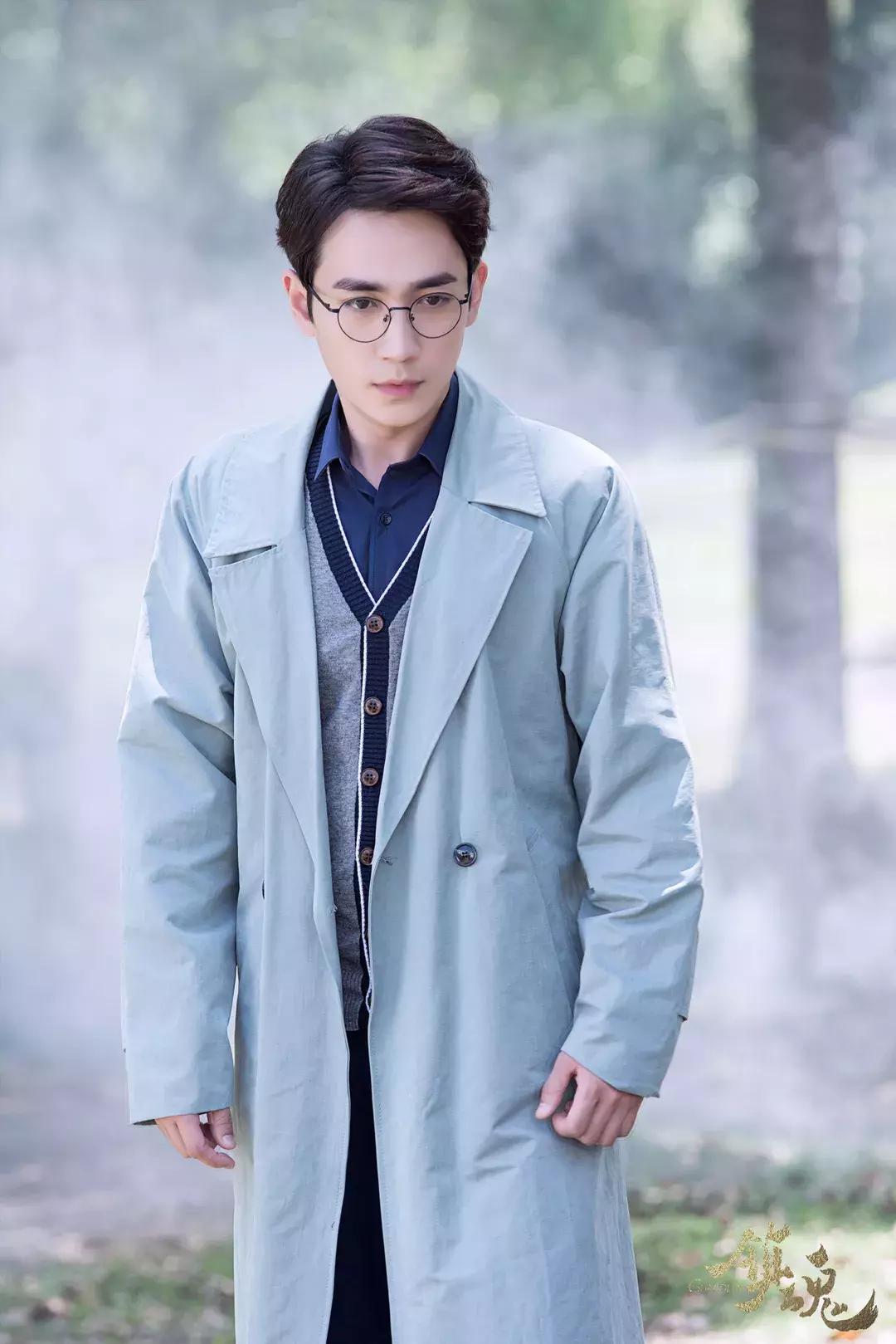 易烊千玺代言口红是哪一款,易烊千玺说送谢娜口红音频