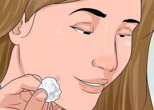 螨虫在皮肤里边跑痒怎么处理,螨虫肆虐背部