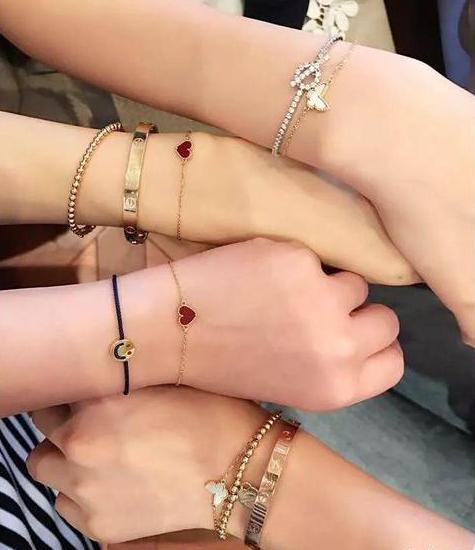 黄圣依和李湘谁强,明星炫富李湘黄圣依