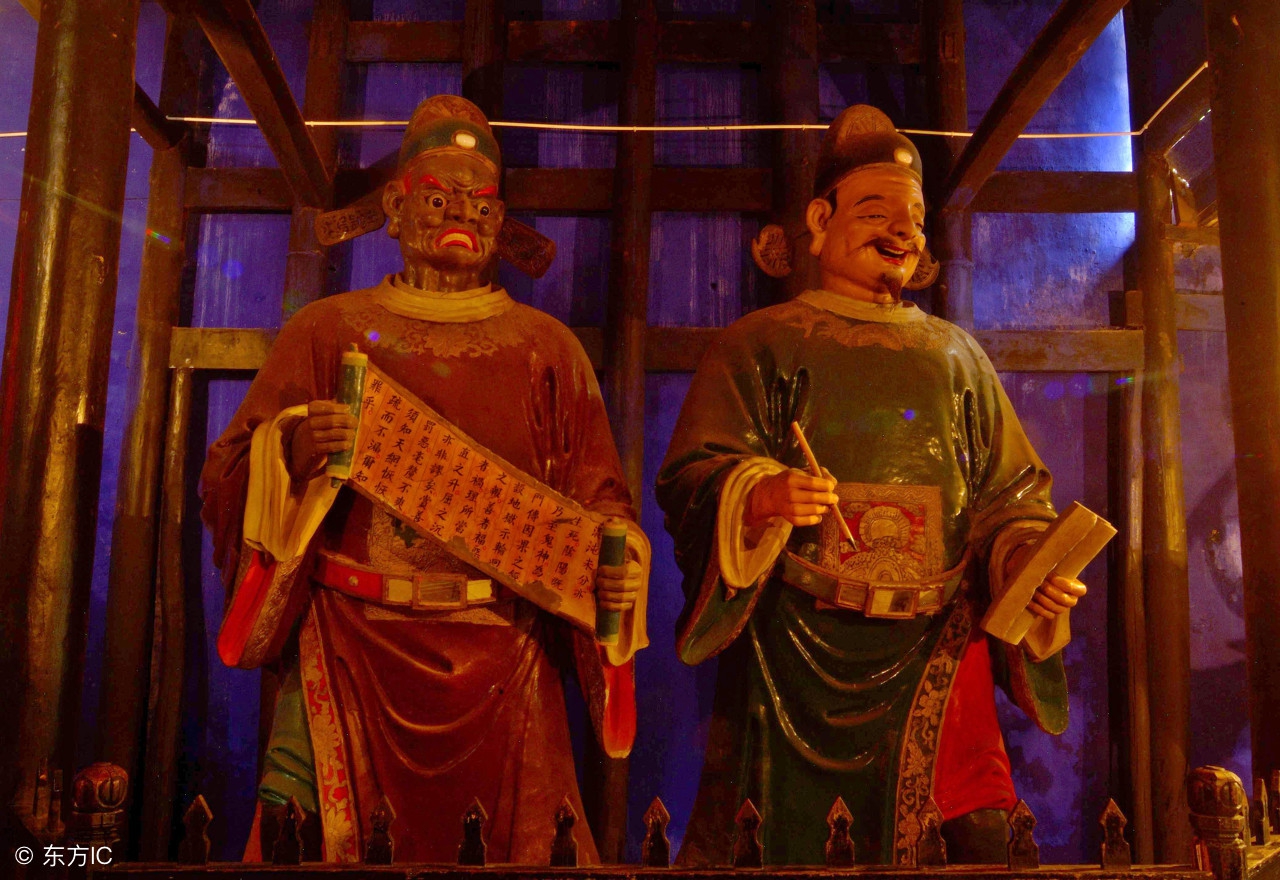 当地有个著名的丰都鬼城,鬼城阴曹地府探险