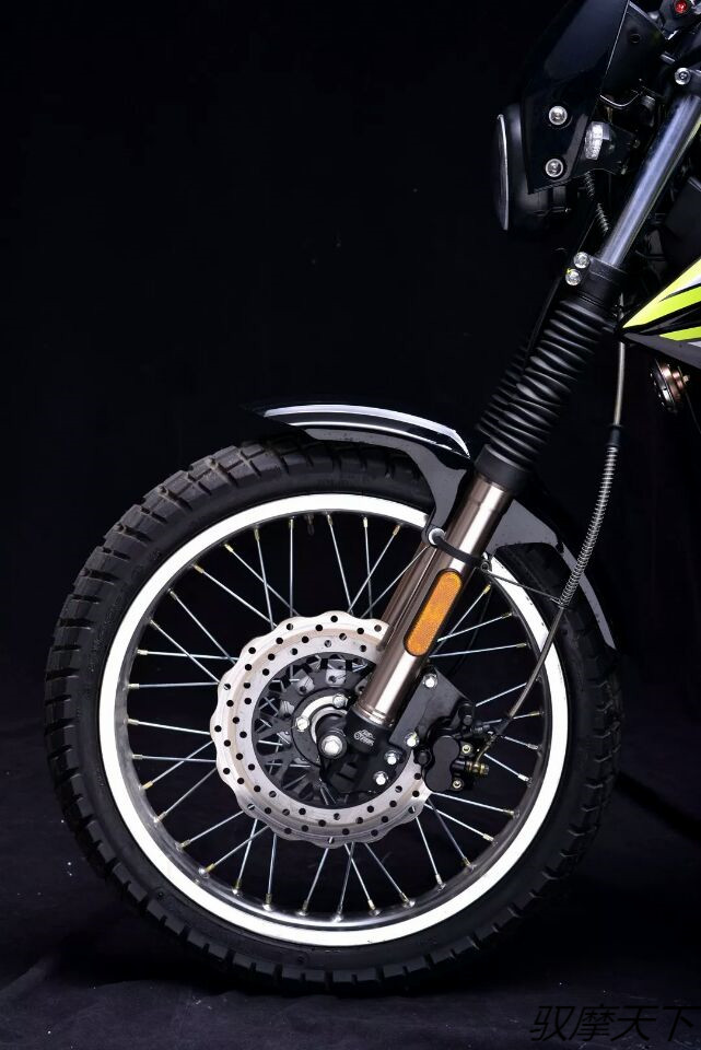 鑫源魔术师250三代用多少机油,鑫源250魔术师非道路版保险杠