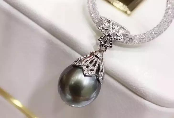 戴珍珠对女人有身体的坏处,长期戴银镯的女人会怎样