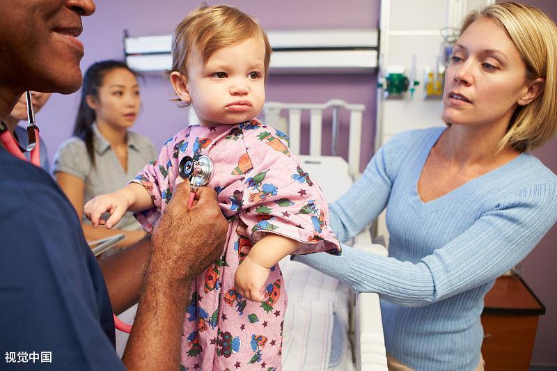 女儿快8岁左胸有小硬块,女儿快9岁了左胸有小硬块