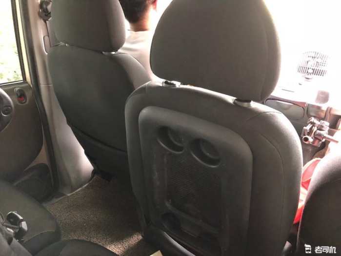 前排可以坐三个人的货车,众泰六座mpv