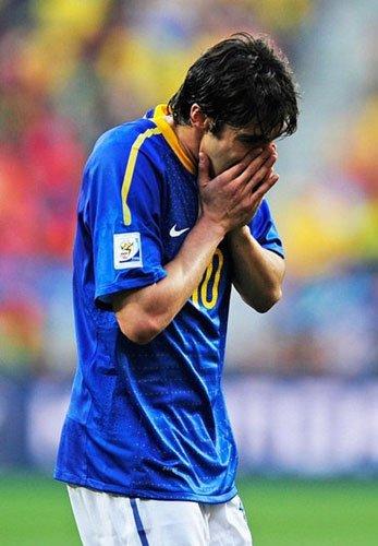 比卡卡还帅的有吗,卡卡是不是踢球最帅的