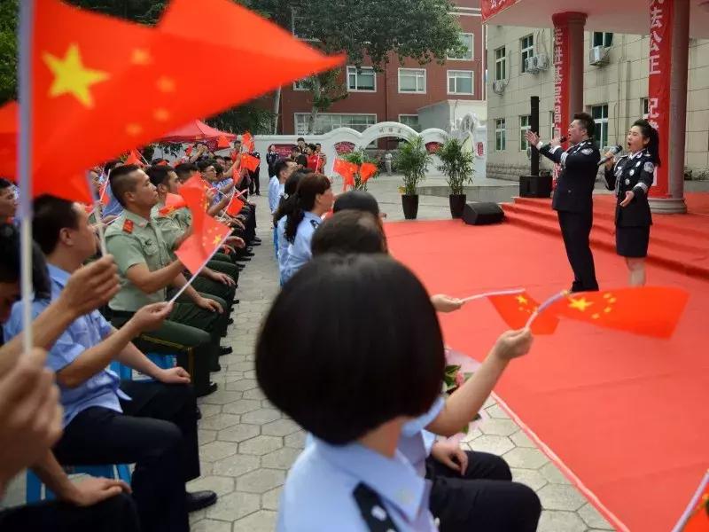 走进基层唱响警营带着真情传送关爱｜公安部“公安文化基层行”文艺小分队赴焦慰问演出