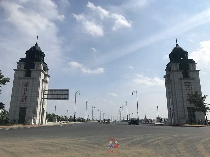 北方湖边的南海观音像,南海观音巨像