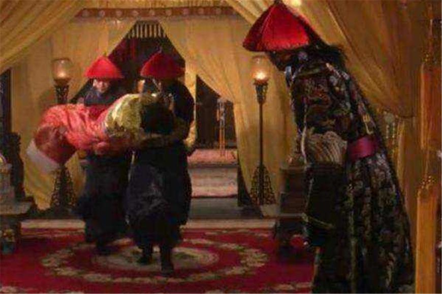 皇帝宠幸妃子的过程：每次超过半小时，太监就要喊三声然后冲进去