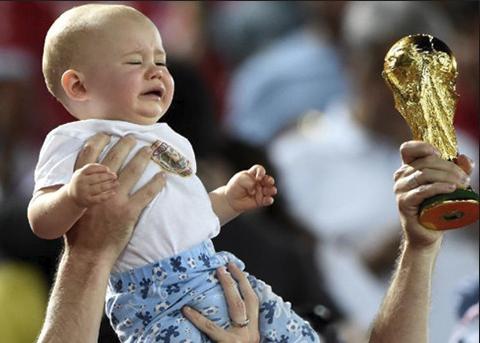 颁奖典礼名场面足球,足球场里颁奖典礼