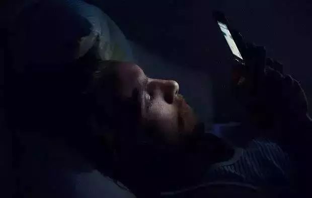 新手机买来要贴膜吗,老手机有必要贴膜吗