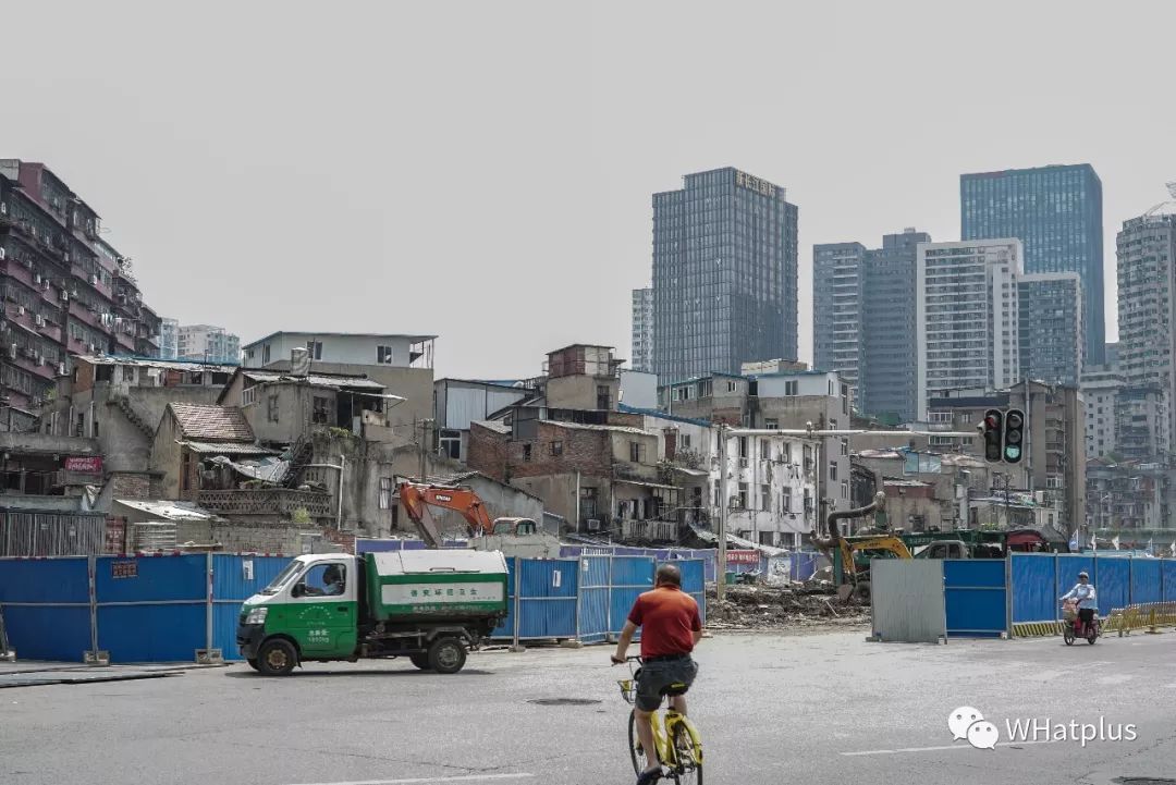 武汉电玩老杆的秘密基地，藏着限量版任天堂