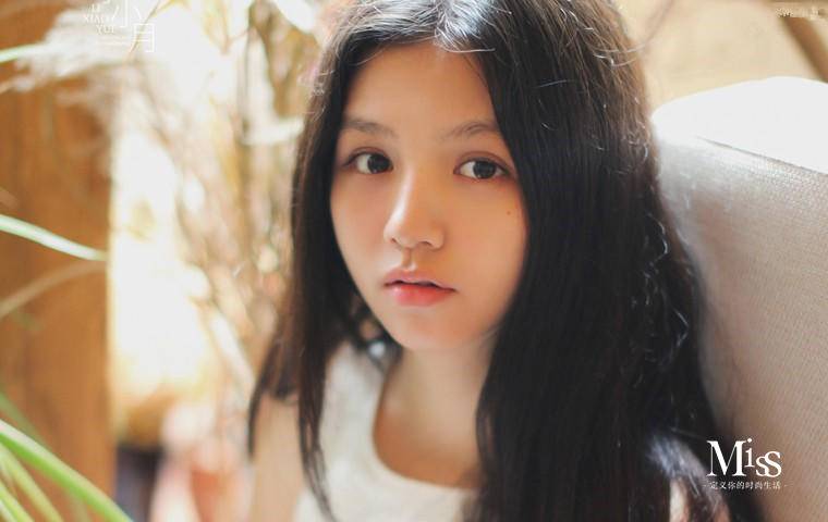 七哥力荐：女人的激吻唇一定要配上海藻卷才是真性感