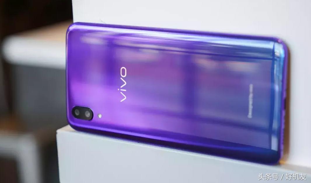 手机颜色比较特别的有哪些,手机的所有颜色怎么变