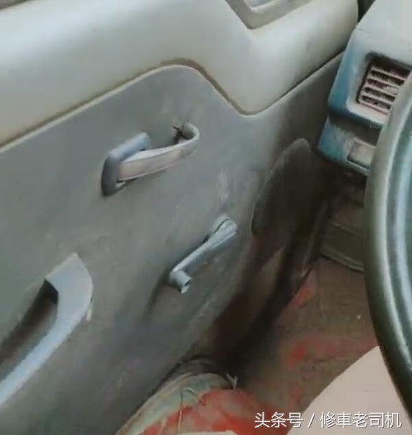 开10年的五菱之光值多少钱,农村小伙太厉害了