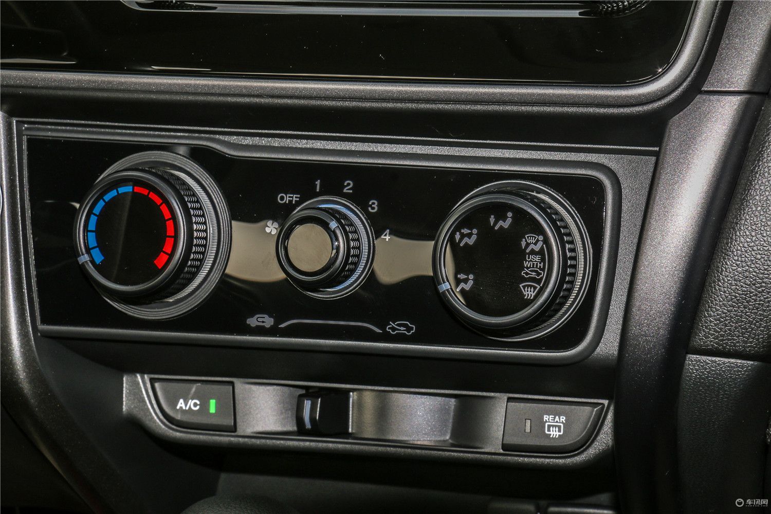 关于第五代全新本田锋范city,省心省油实用代步车本田锋范