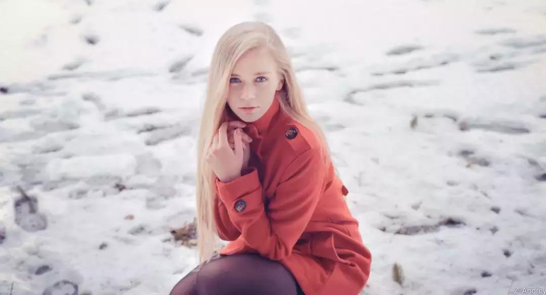 抖音30万赞，勾搭俄罗斯小姐姐拍照套路get