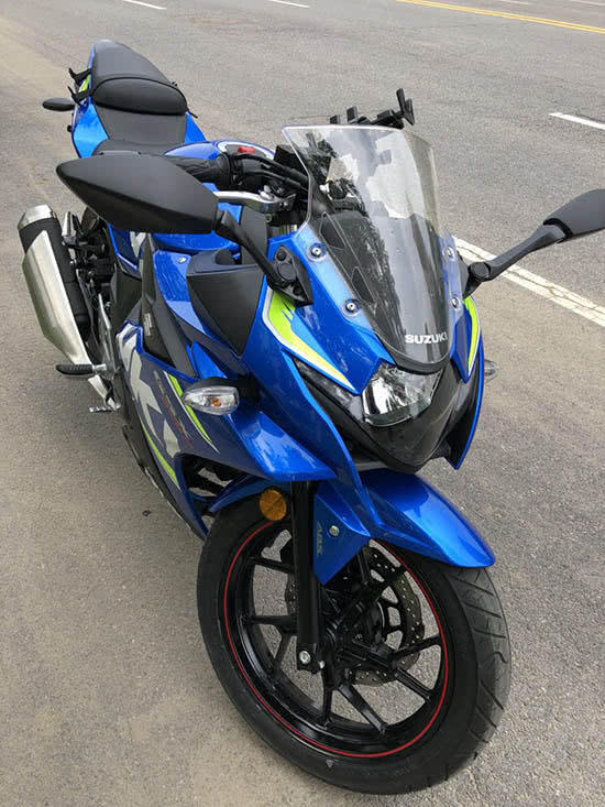 天津市哪有卖豪爵铃木gsx250r的,春风摩托250sr和豪爵铃木gsx250r