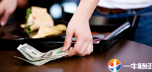 骑着涨价的哈雷去租涨价的房车,喝着涨价的可乐,美国人民喜相逢