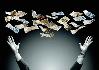 有多少大学生在网上招聘被骗,31名大学生求职被骗