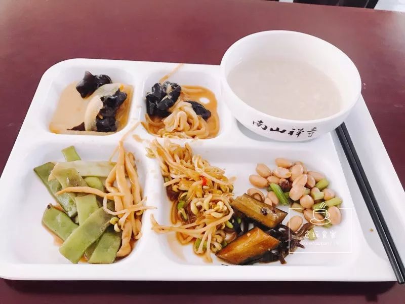 暑期去山东龙口,拍ins风网红大片,看没有游客蔚蓝大海!