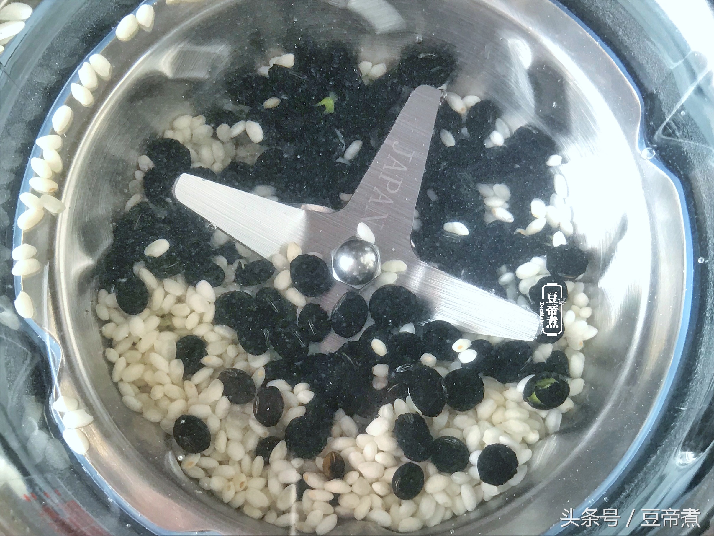 豆浆喝不完做成甜品,豆浆喝不完做成豆饼