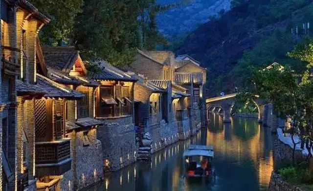 你知道特色小镇的特色应该如何营造吗?