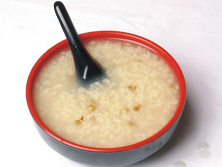 天热!宝宝拉肚子需要注意什么?不知道该让吃什么?