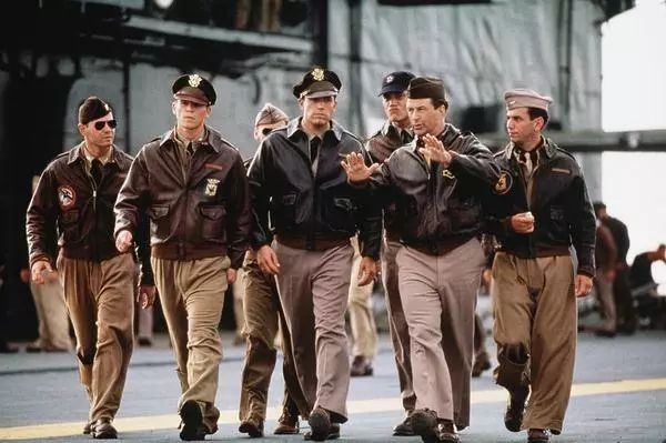 今晚吃鸡穿什么！来了解下这个高能的平行世界