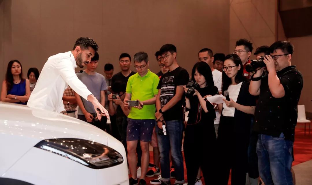 个性十足的小豹子试驾捷豹e-pace,小豹子e-pace