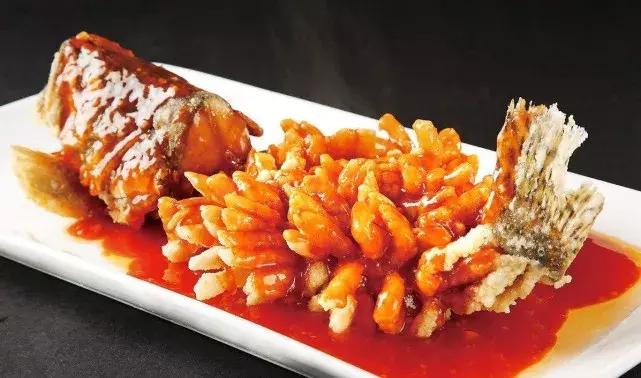 农村女大厨教大家做松鼠鱼,国宴大厨做鲈鱼松鼠鱼